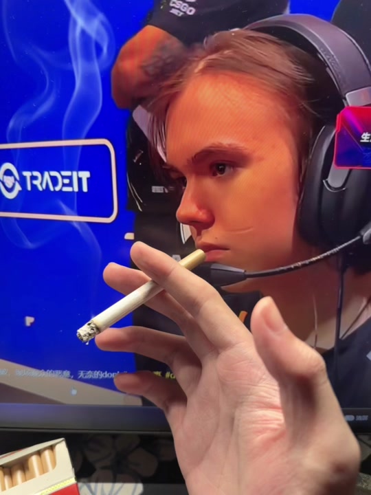 s1mple 可能找到了新战队——他已经开始积极参加 FACEIT