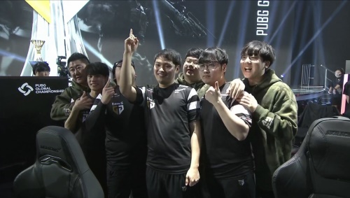 首款王者荣耀战队星元皮肤重庆狼队所属英雄公布——小乔！