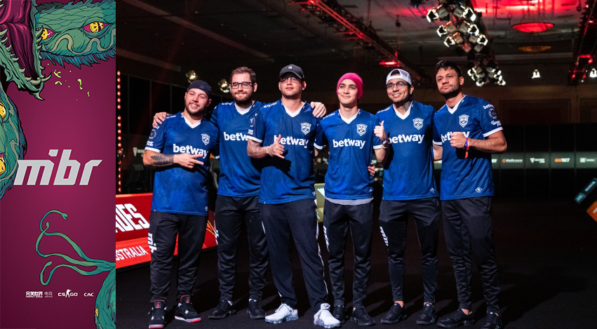 RA群访 Assum：这个版本那种奇怪的英雄太多了，所以有很多变数